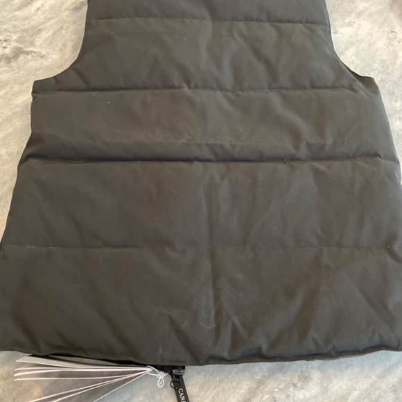Canada Goose vest end of season sale - Picture 5 of 8